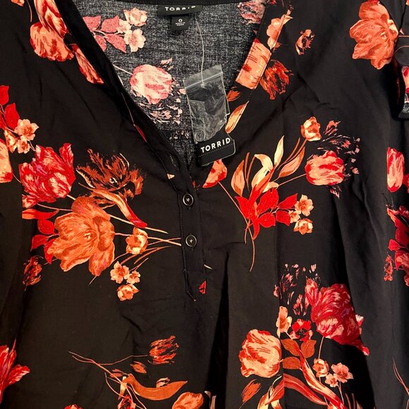 Torrid Women's Blouse Size 0 (L) V Neck, Long Sleeve Floral Black/Coral - Picture 2 of 8